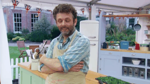 Celebrity Bake Off With Michael Sheen And His HANDS