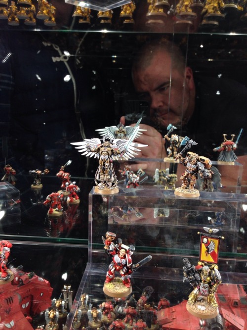 brushforthebrushgod:  So I visited the newly revamped warhammer world today and my god….no words can describe the awesomeness! So much effort has gone into the new displays and the “mega display” is breathtaking. I really would recommend a visit.