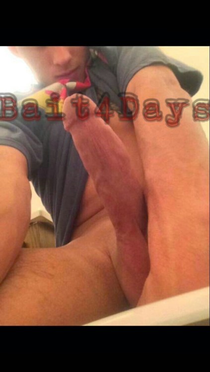 bait4days:  I’m addicted to mixed guys! Haha, this is Justin everyone! Lmk if you guys wanna see his hole wide open! REBLOG 