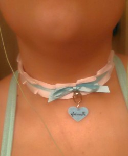 bitterly-kawaii:  my collar came in today!!