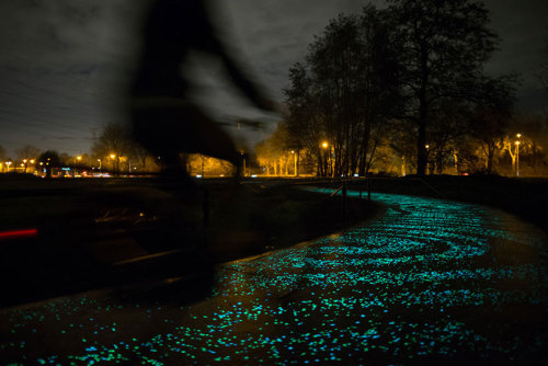 beben-eleben:Solar-Powered Glowing Bicycle Path In Netherlands Inspired By Van Gogh’s Starry Night