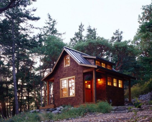 tinyhousesgalore: Orcas Island Cabin, a 400 square foot cabin designed by Vandervort Architects. Se