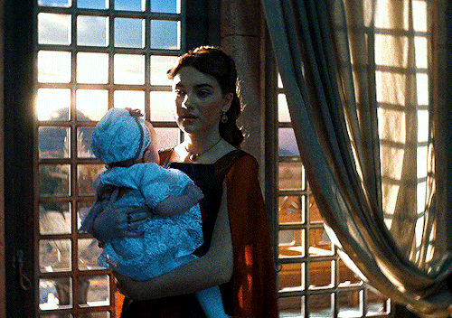 ALICENT Holding Her Daughter, HELAENA (1.04) HELAENA Holding Her Daughter, JAEHAERA (2.01)