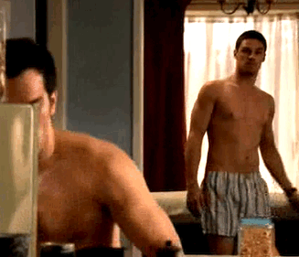 el-mago-de-guapos: Jared Turner  Go Girls 1x11 (also shirtless Jay Ryan walks in on him) “I might just umm…” Click here to catch Jay Ryan naked! 