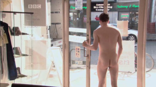 amazingmalenudity:    Joel Dommett   