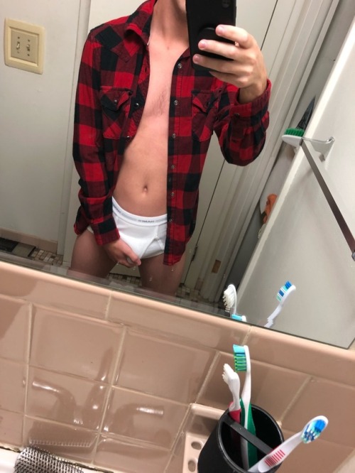 tylermg2018: Sexy lumberjack???