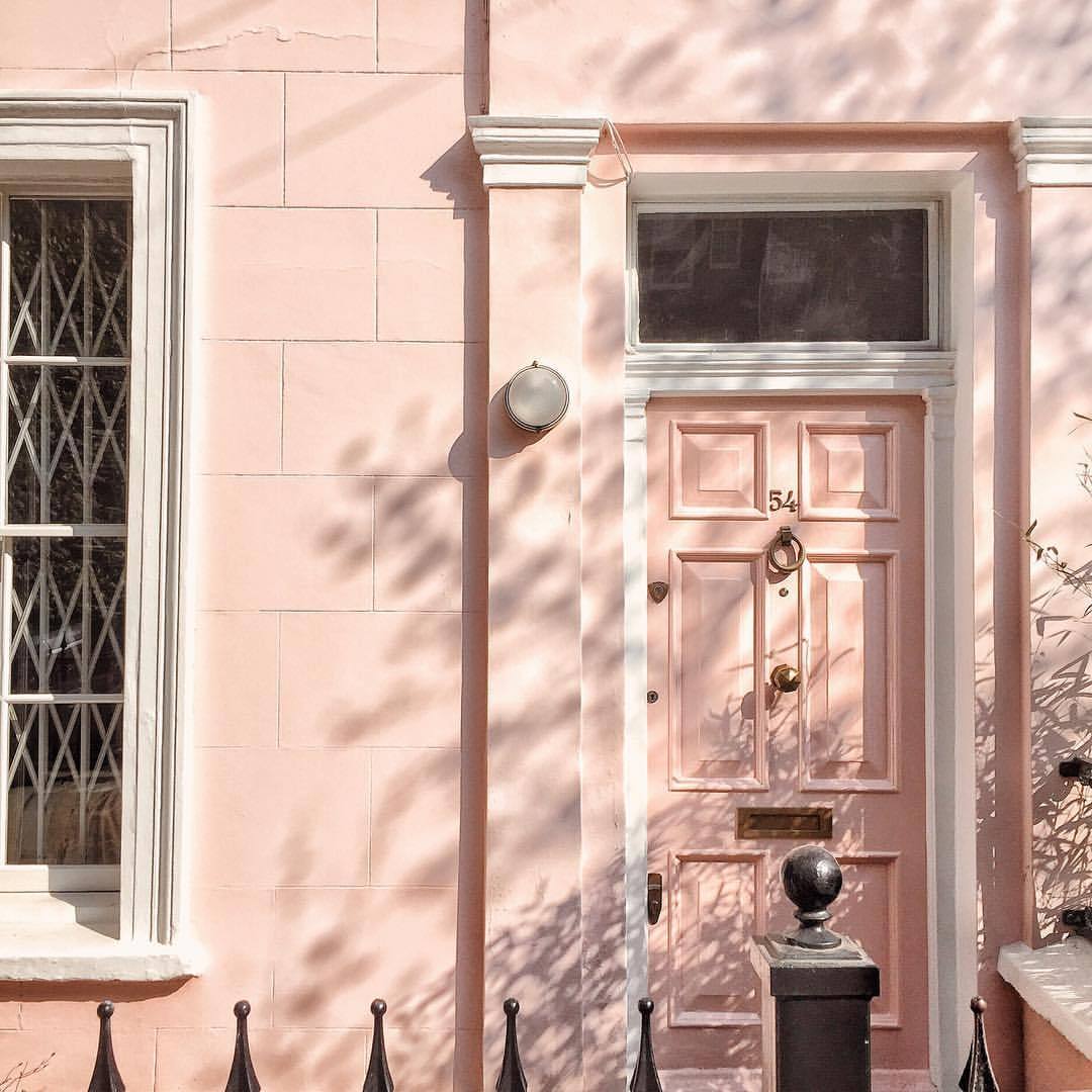 ineffablenesss:  shinebythree:  🌸 (at Notting Hill)     I N E F F A B L E N E