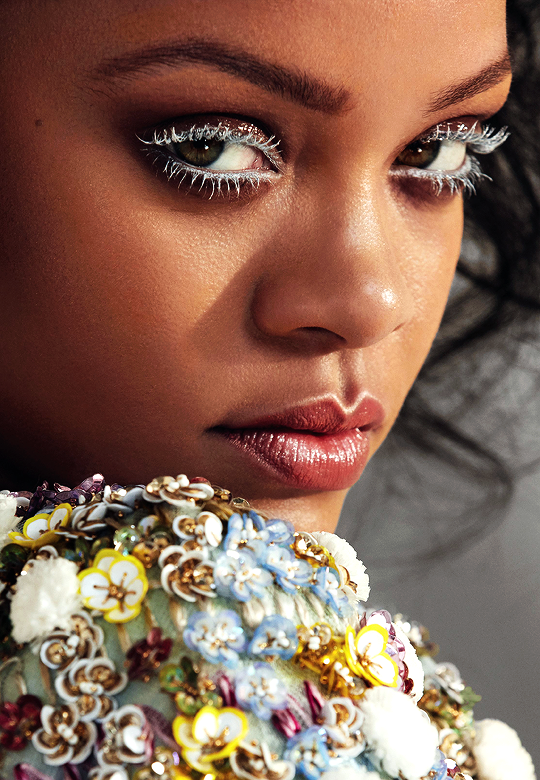 emilykrasinskis: Rihanna photographed by Dennis Leupold for Harper’s BAZAAR (May