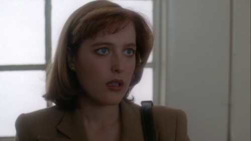 Dana Scully in The X-Files ep 1.21 Tooms