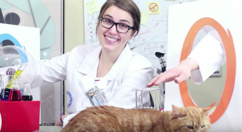 hugesucc-ess:  green-sciencer-of-the-day:  {2/??} Susan Tiemann from Science Time with Susan Tiemann is a Green Sciencer.  SUSAN TIEMANN IS A BLUE SCIENCER AND U KNOW IT