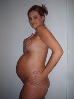 sexypregnanthotties: For more sexy pregnant
