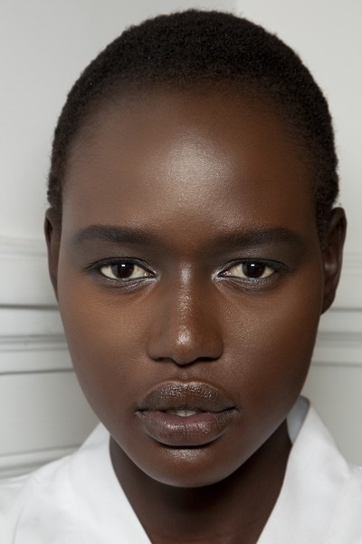 flyandfamousblackgirls:  mihaliko:Ajak Deng backstage at Valentino F/W 2010 coutureGoodness