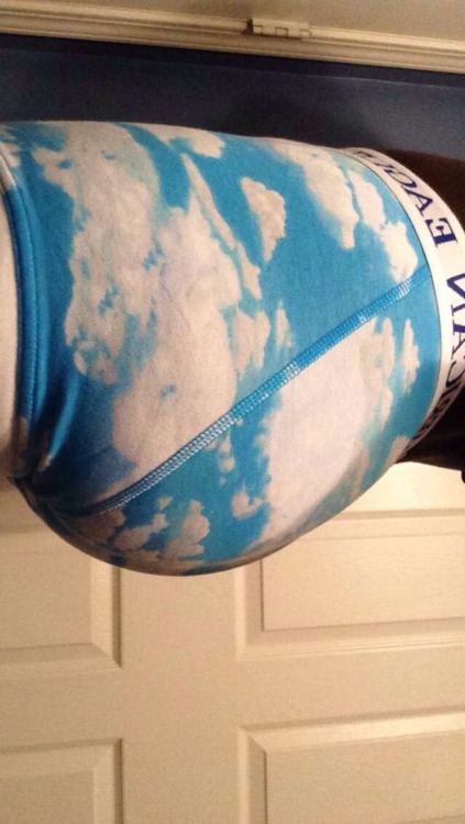 extranoboys: Snapchat- ass.shaker Ig- assonphat Kik- bounce.bounce1 Ass fat asf, look at that cuff