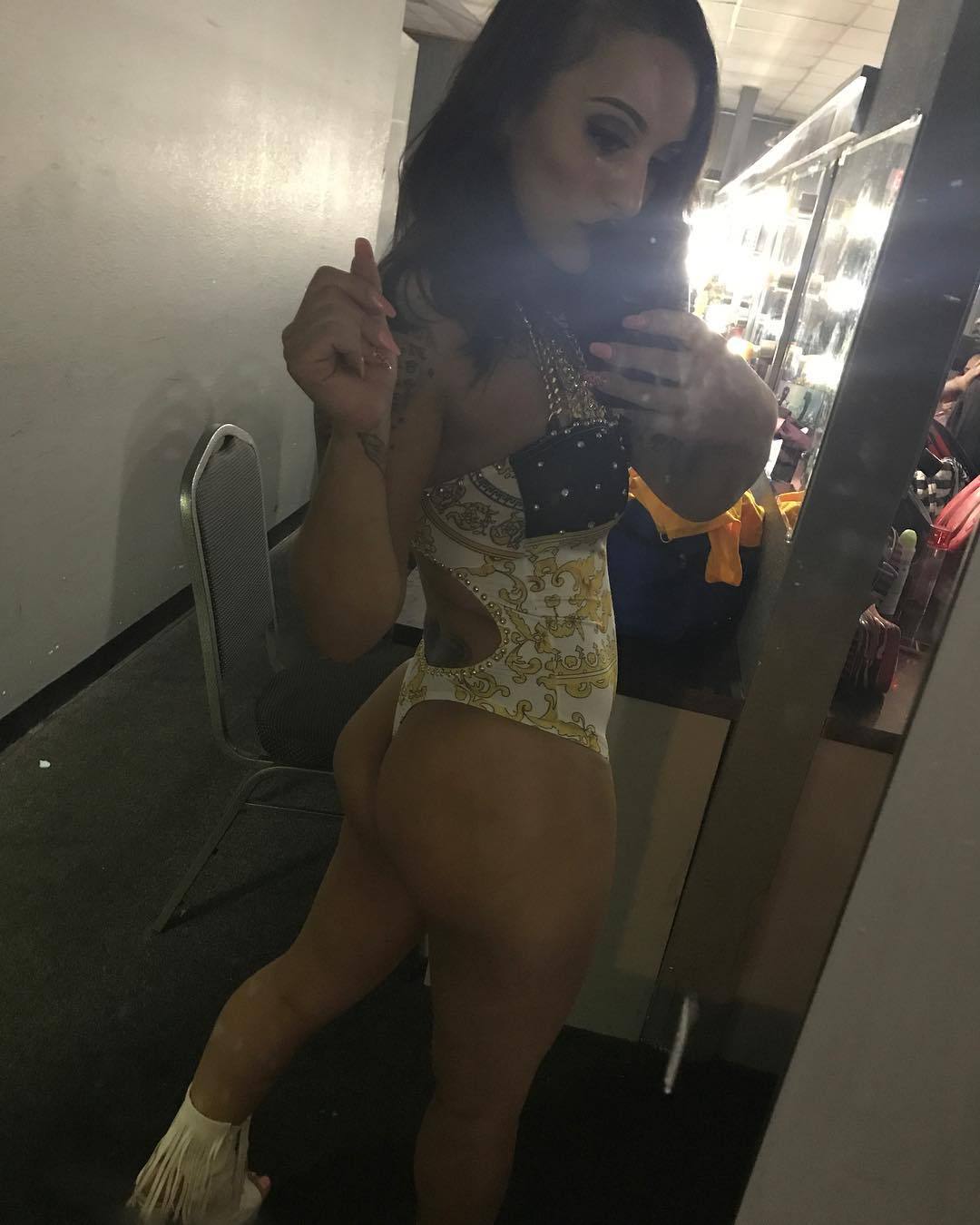 stripper-locker-room:  https://www.instagram.com/molly_da_maneater/