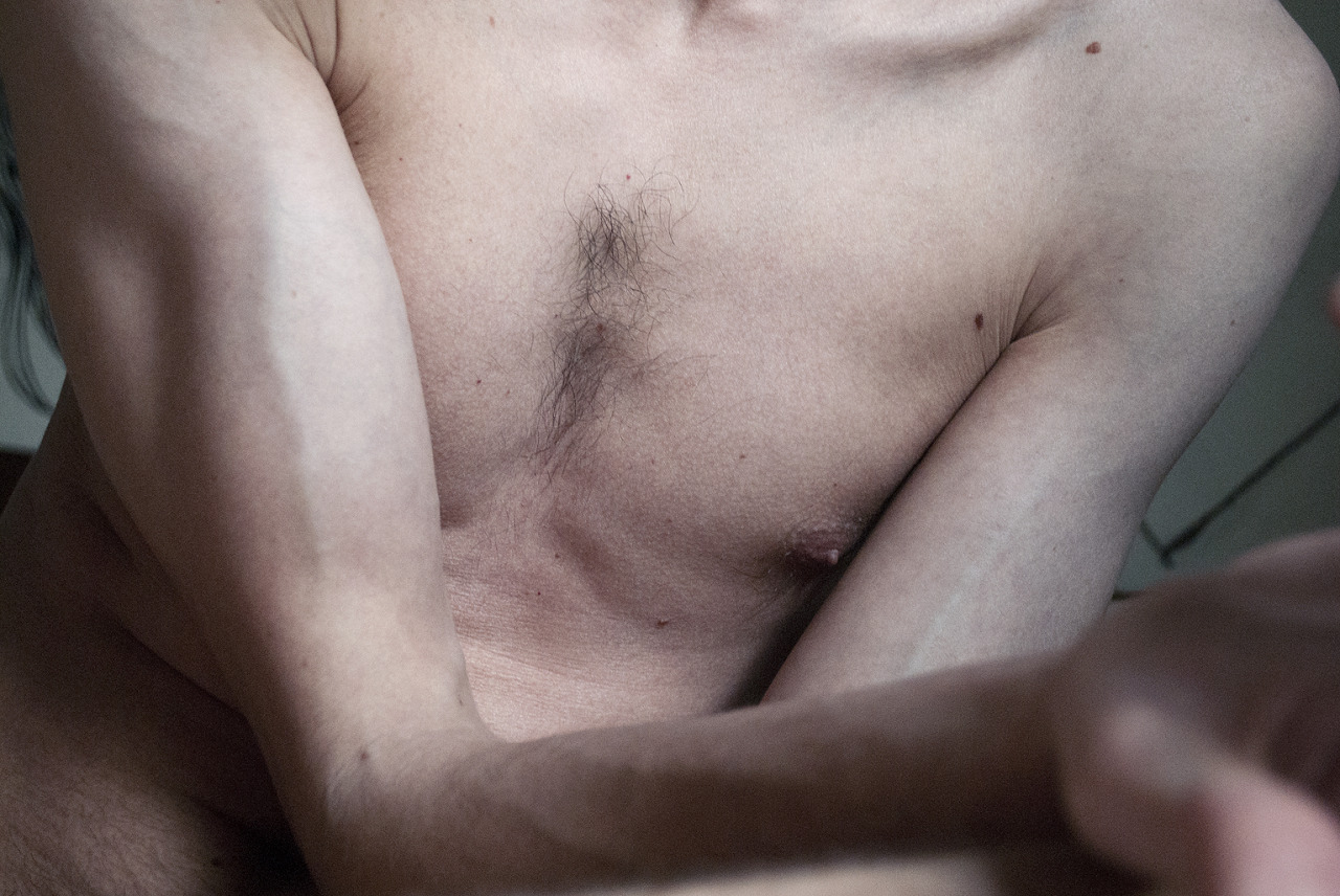 lovethenakedlife:  self-portrait