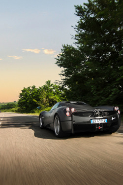 Open road with a Huayra | © | AOI