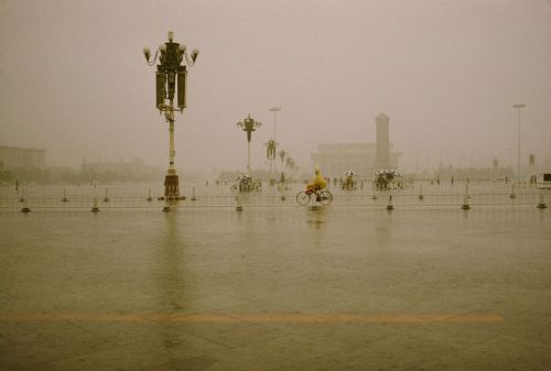 lesbianslovesatan:  20aliens:  CHINA. Beijing. Tiananmen Square during a particularly heavy summer rainstorm that lasted for a whole afternoon. 1998. By Stuart Franklin   +