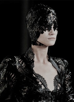 pradaphne:  Kasia Struss at Alexander McQueen