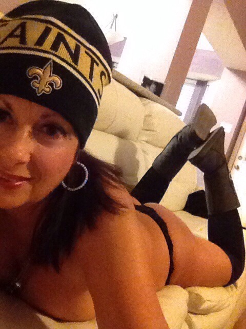 http://myfavmilf.tumblr.com/post/72009632382