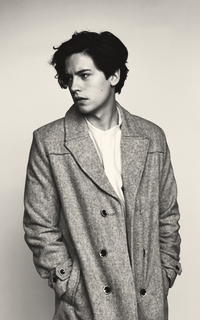 Cole Sprouse Tumblr_oswdg86LvZ1s3ta8vo2_250