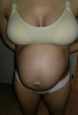 obgyn-ville: Only 23 weeks…  Sexy submission