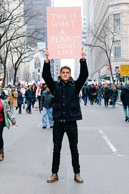 finnsmaoams: finnharries THIS IS WHAT A FEMINIST LOOKS LIKE! Women’s March - New York.#whyimarch @pr