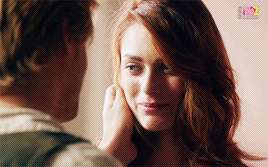 Miriam Leone Gif Hunt Explore Tumblr Posts And Blogs Tumgir