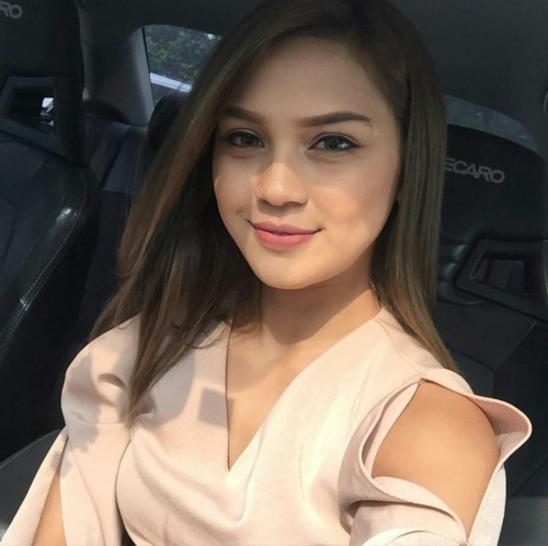 buttface696969:Malay girls, anybody? She a beauty and a stewardess. Imagine fucking her hard in the 