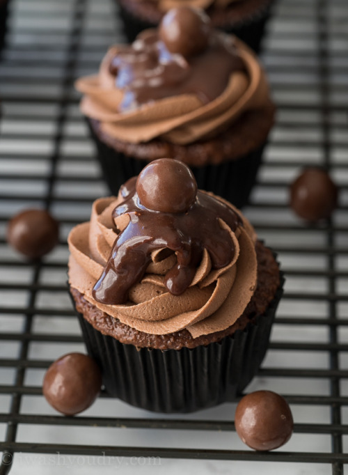 ugly–cupcakes:Chocolate Malt Cupcakes