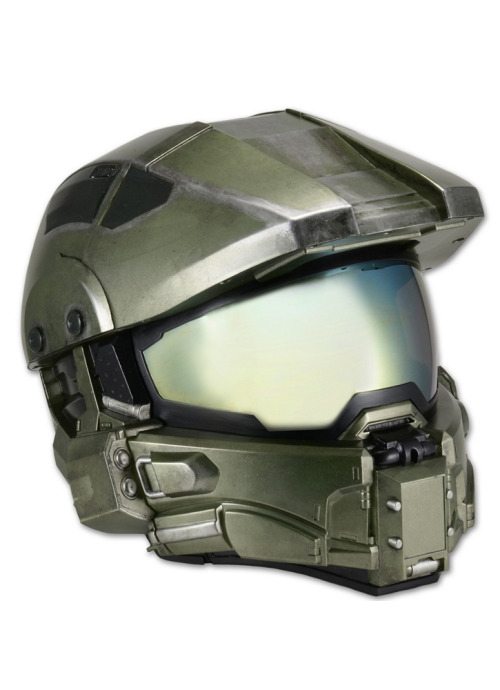 NECA presents Master Chief&rsquo;s helmet as an actual, DOT-approved motorcycle helmet!Preorder 