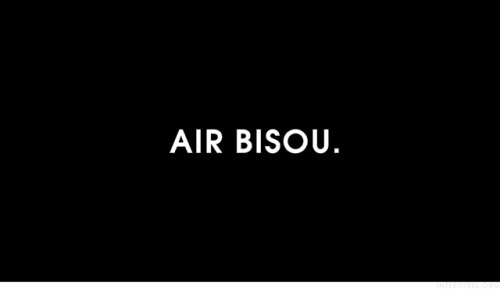 Air bisou.