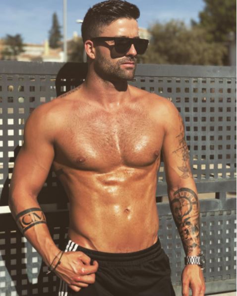 the-life-god:    who says summer’s over ?:   Julien Sparrow  Follow Julien on his