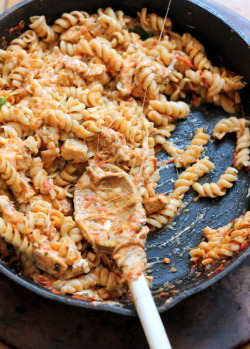 do-not-touch-my-food:  Cheesy Chicken Rotini