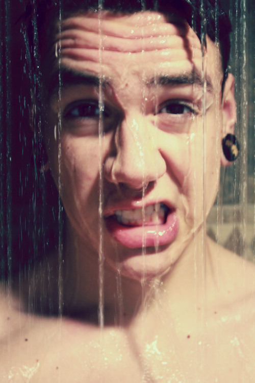 rryann:shower ft me