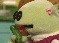 withallduedisrespect:  theamazonianbeauty:  depthgrips:  giving the first succ like   What is thissssss  Omg