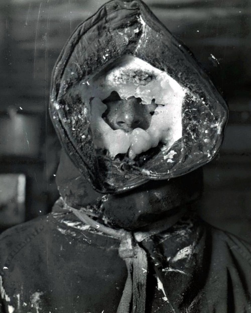 Masque De Glace Par Franck Hurley, Lors De L'expédition Antarctique Australasienne,