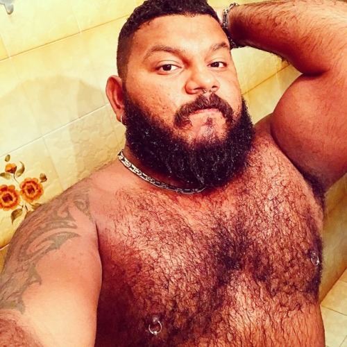 osorro:  Qué cacho culo tiene este hombretón 😍💕