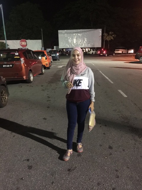 mashidow88:  Nah modal fapfap korang (geramm tengok kaki) aummmm