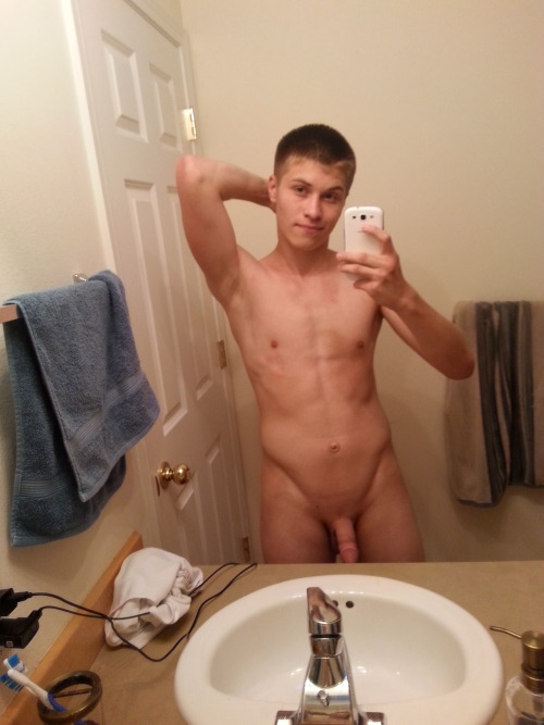 hotskypeboys:  Follow my blog - http://hotskypeboys.tumblr.com/ for more original boys. Or add my Skype - tom.maz7 if you want to swap stuff or submit a boy’s Skype name for me to video for you;) 