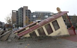 blissedasanewt:  The entrance to Bockenheimer Warte underground/metro/U-Bahn station in Frankfurt 