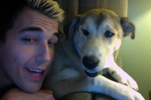 zackisontumblr:zackisontumblr:i met the most beautiful dog and we make the same faces !!!it looks li