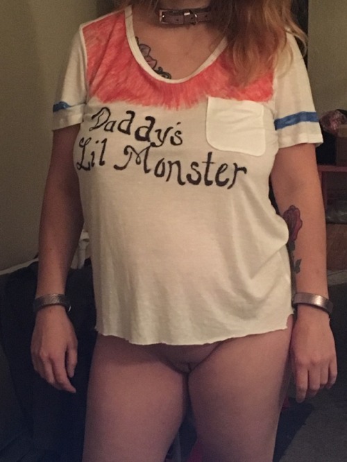 daddyspreciousfuckslut:Working on her Halloween costume last night