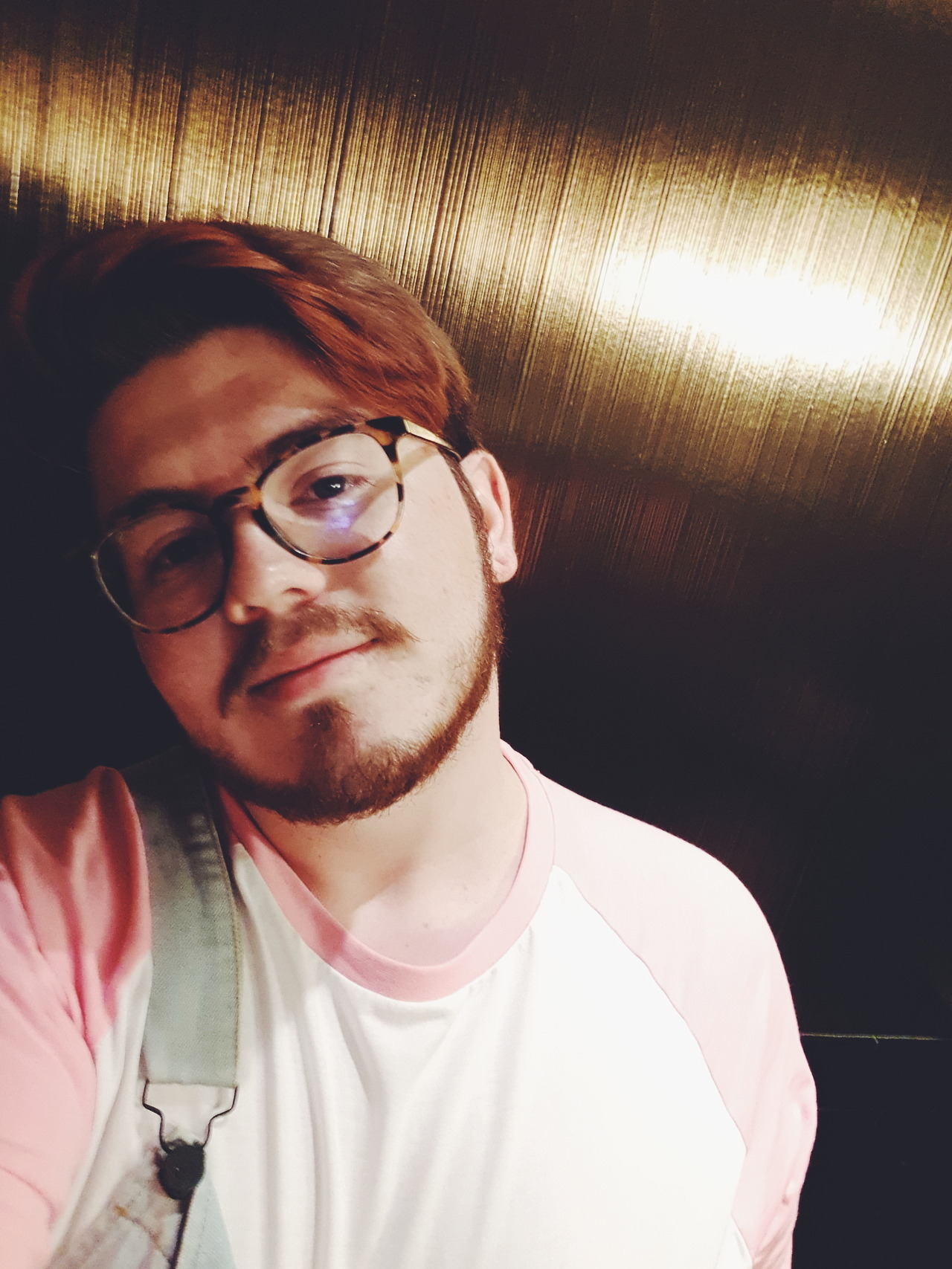 immiscible-nvn:  Victorias secret had the nicessssst bathrooms.   Obviously took
