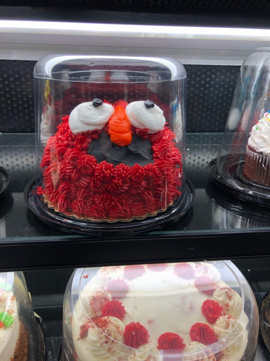 thatonezombiecosplayer:  Me: *at the grocery store, heading through the bakery toward the donuts because I really shouldn’t but damn it I’m an adult and I want a goddamn donut* Cake department: