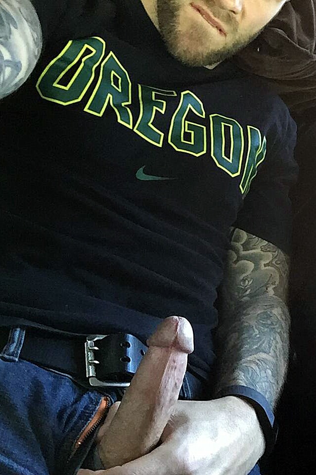 brainjock:  Inked Studs All Day!  This muscle stud is from Eugene, Oregon and was