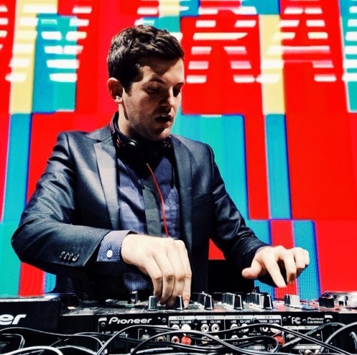distortedcity:  dilllonfrancis:  photo creds to gradybrannan  Aaaaaaa 