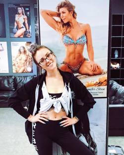 When your new trainer @jennifersteen1 is hot AF you do your post workout snap next to her poster. 