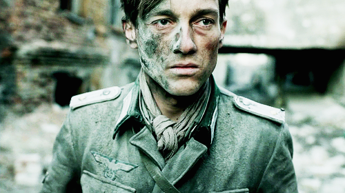albrechtsteins:  And I, Wilhelm Winter. Leutnant of the Greyhound Company. I’ve