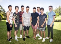 everythinghotlads:  Stereo kicks