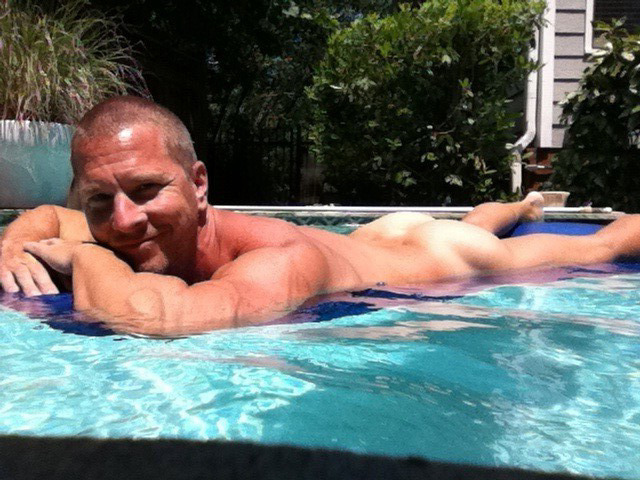 guysthatgetmehard:  spending the afternoon at the pool with abb 